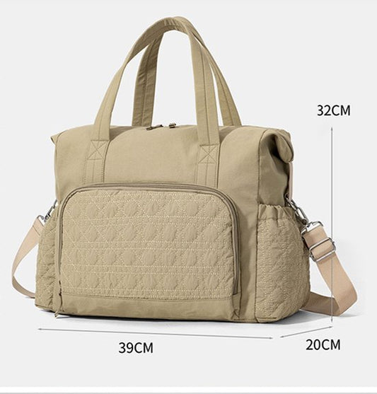 Sports Bag - Waterproof Travel Bag - 24 Liter Carry Bag - Zippered - Lightweight and Durable - Suitable for Gym, Training and Travel（Black）